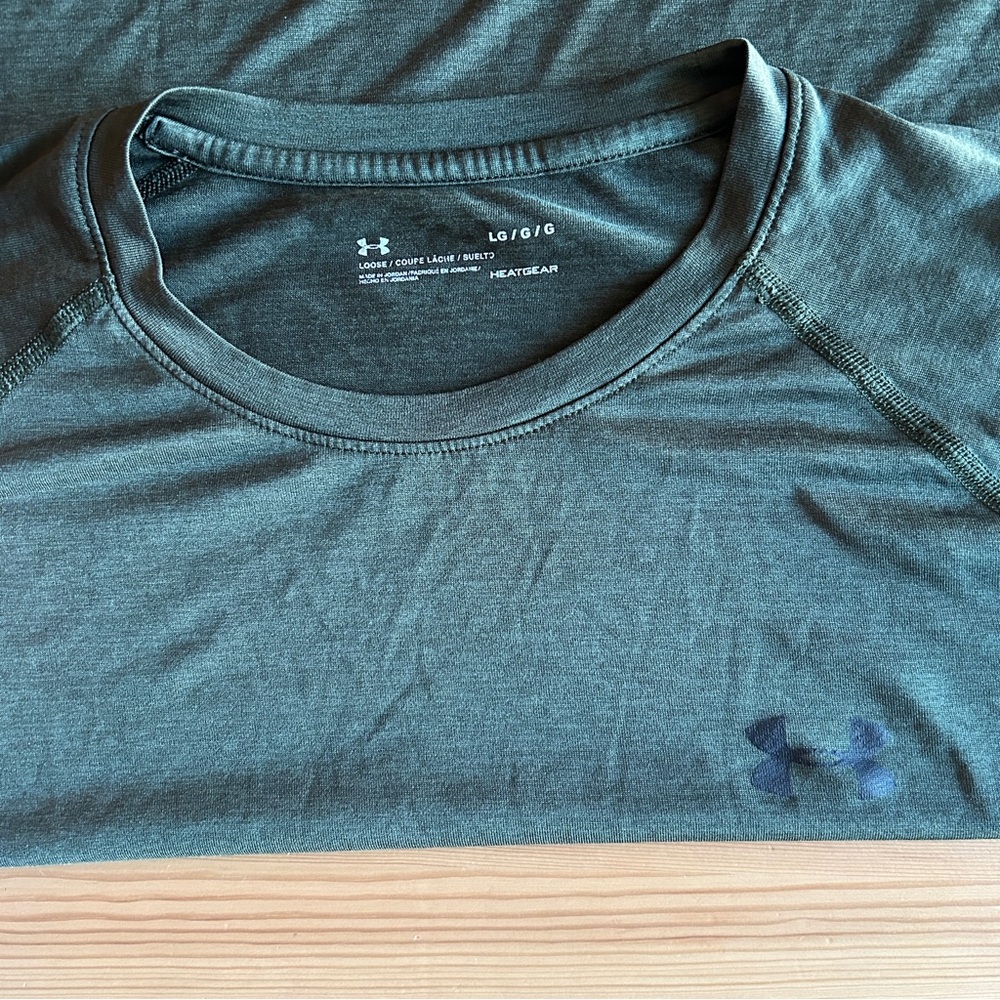 Under Armour Men's Dark Green Short Sleeve Tee